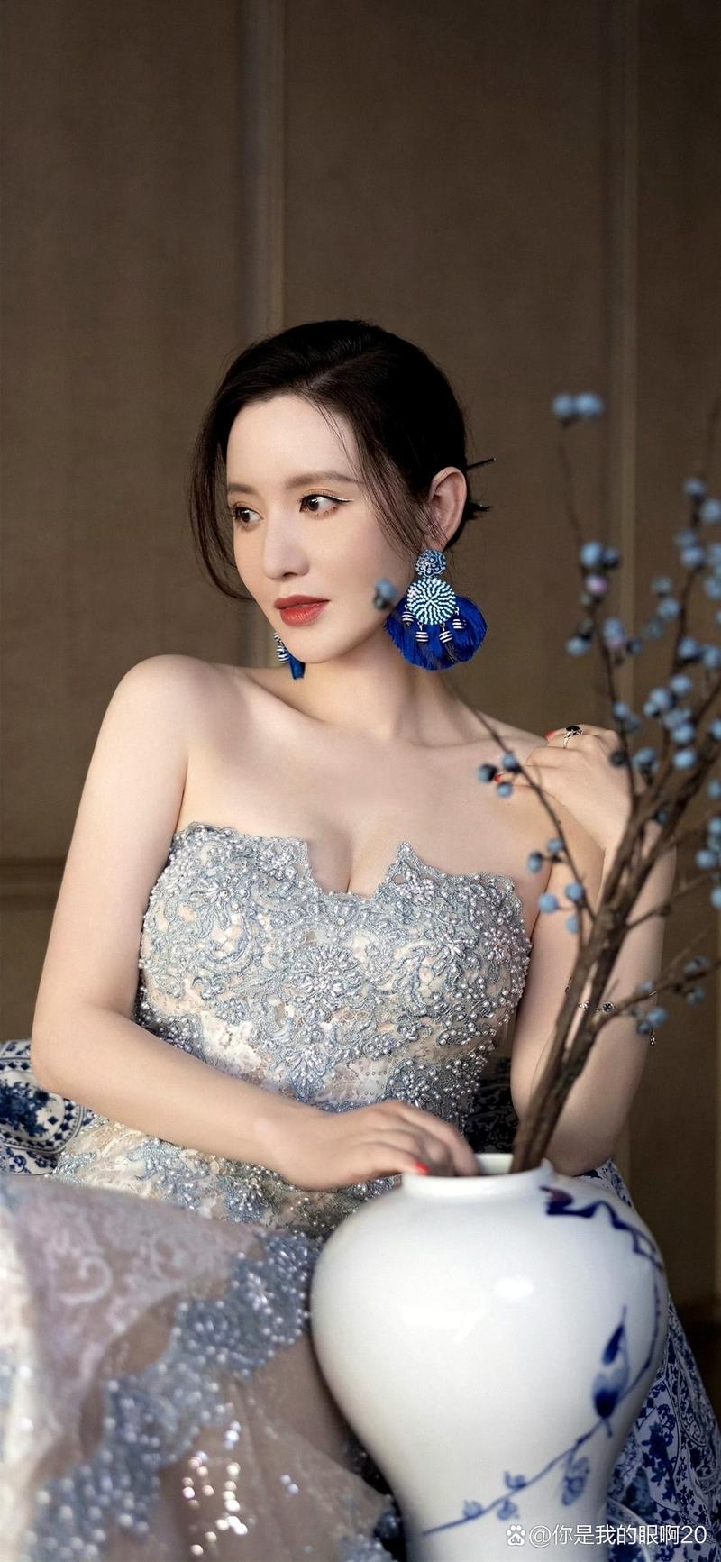 張萌 從演技派到制片人的華麗轉身